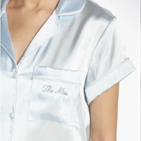 In‎ Bloom by Jonquil “The Mrs.” Satin Button Up Pajama Top Blue Size Medium NWT - Picture 1 of 2